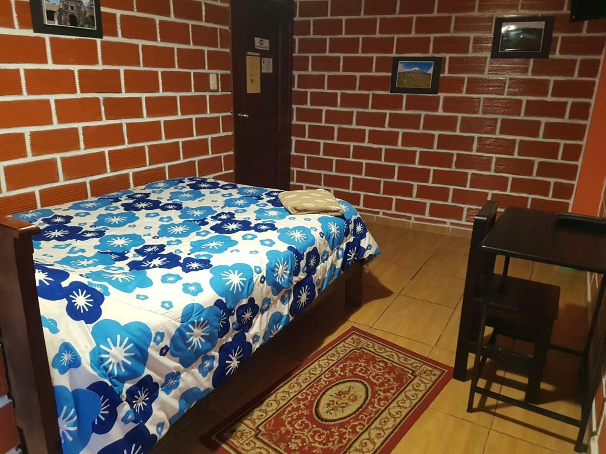 Hostal Sendero De Volcanes ラタクンガ エクステリア 写真