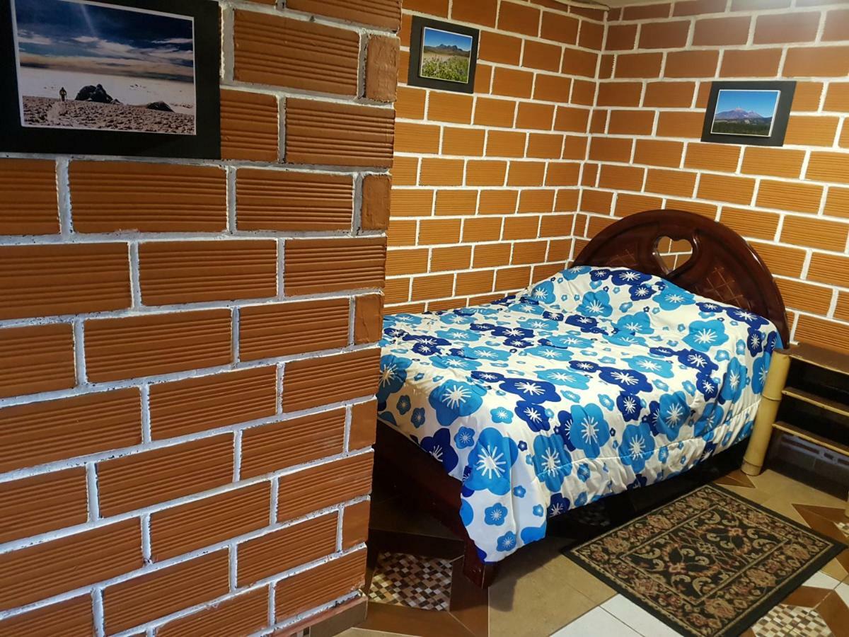 Hostal Sendero De Volcanes ラタクンガ エクステリア 写真