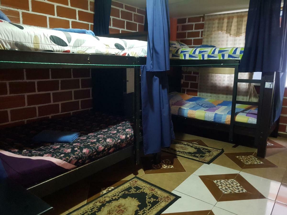 Hostal Sendero De Volcanes ラタクンガ エクステリア 写真