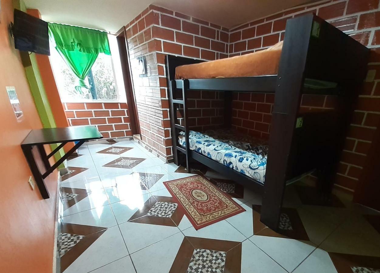 Hostal Sendero De Volcanes ラタクンガ エクステリア 写真